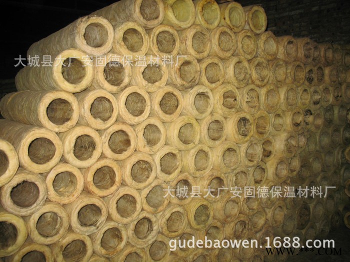 管道保溫巖棉管 A級(jí)防火出口保溫管殼 鋁箔巖棉保溫管 鍋爐管道隔熱保溫專用